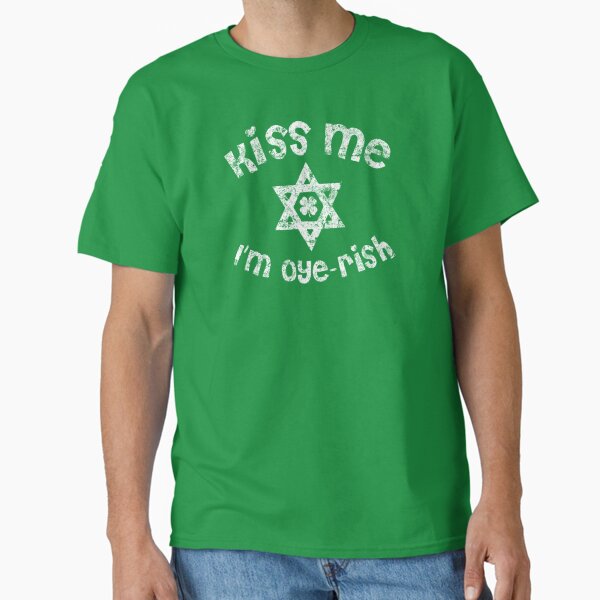 Vista previa del artículo con la obra «Béseme que soy Oyerish Diseño divertido del día de San Patricio judío», diseñado y vendido por iwantlibertees.
