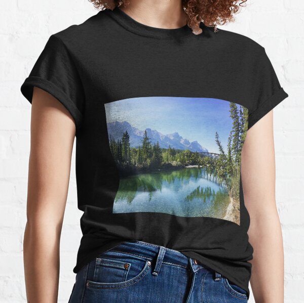  Canadian Rockies Mountain Gift  Canada Rocky Mountains T-Shirt  : Clothing, Shoes & Jewelry