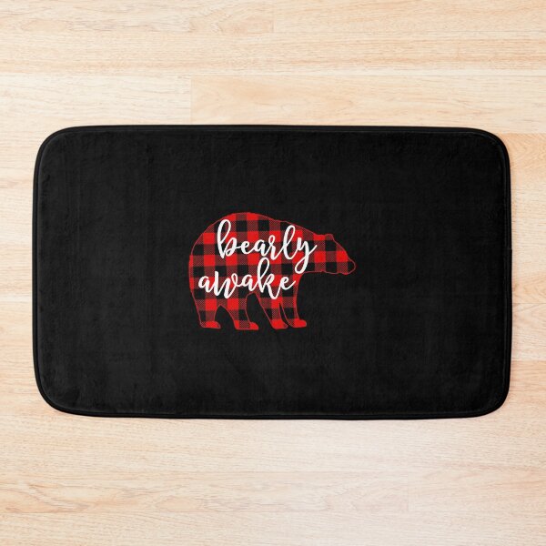 Aperçu de l'œuvre Funny Bearly Awake Bear Pun Buffalo Plaid Noël Pyjamas créée et vendue par adwickcynd1.