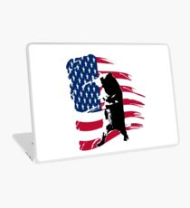 pedals the walking bear amerian flag Laptop Skin