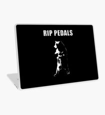 pedal the bear rip Laptop Skin