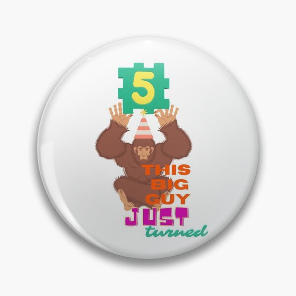 Artikelvorschau, Bigfoot 5-Geburtstags-Shirt entworfen und verkauft von Cheeky Popp.