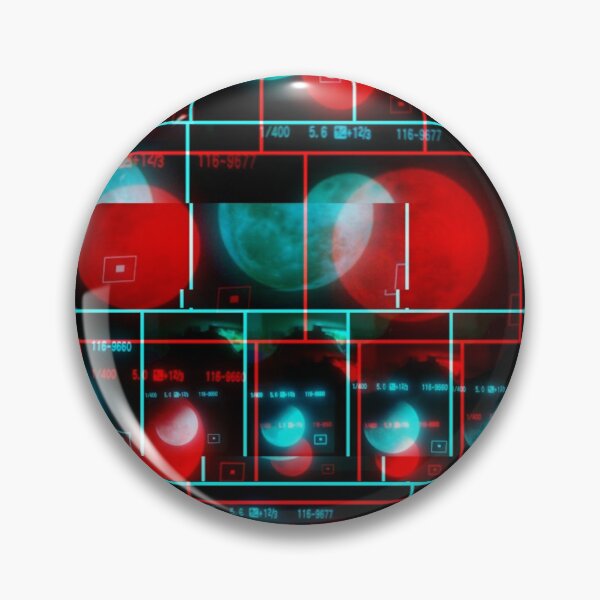 Artikelvorschau, Futuristisches rotes und blaues Retro-Split Moon-Design entworfen und verkauft von OutofFocusShop.