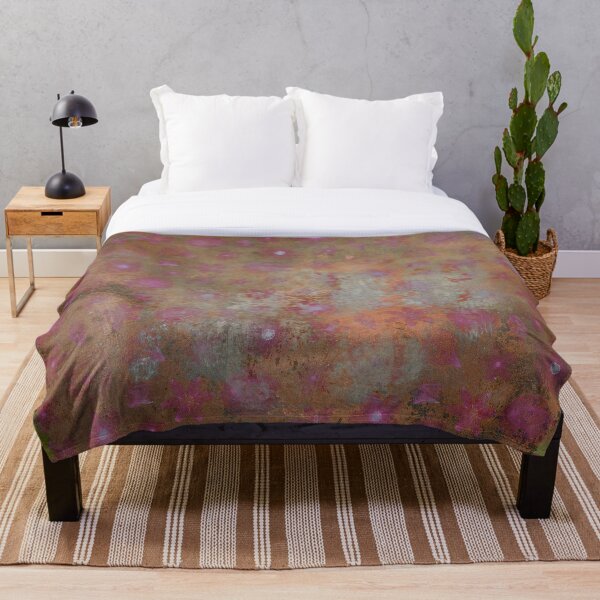 Aperçu de l'œuvre Fleurs violettes sur fond d'or rose créée et vendue par ColorsandShapes.