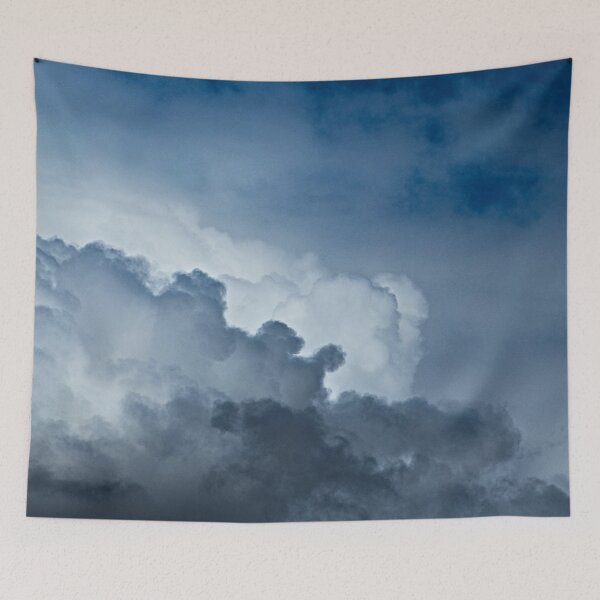 Aperçu de l'œuvre Blue Clouds Stormy Cloudscape Skyscape créée et vendue par Anna Lemos.