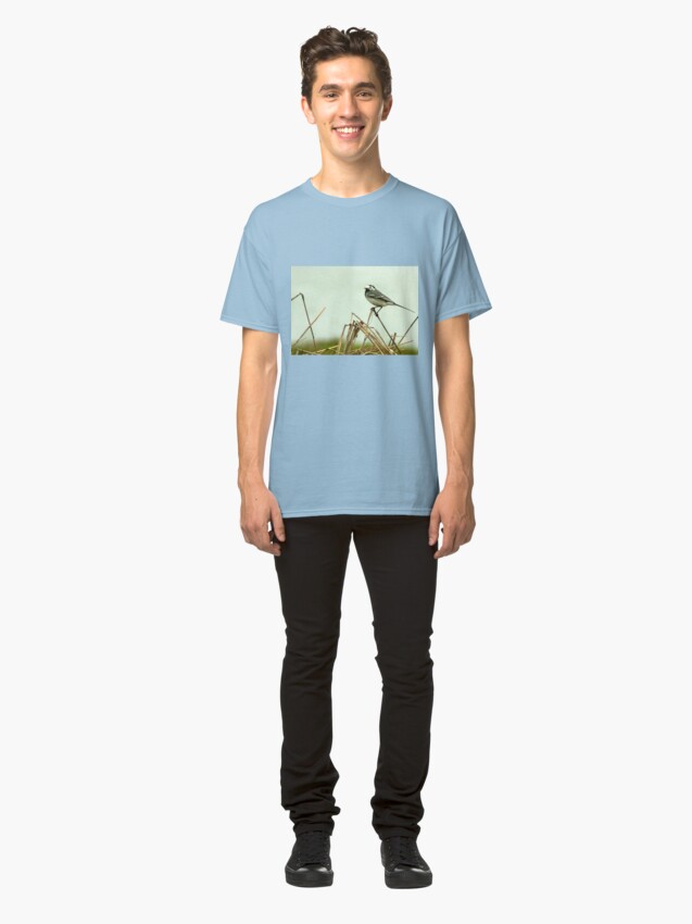 Alternate view of Pied Wagtail looking out... Classic T-Shirt