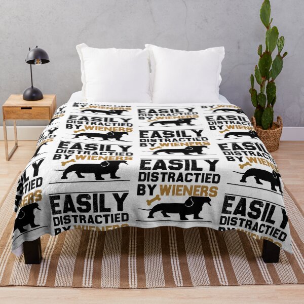 Aperçu de l'œuvre Facilement distrait par la chemise de Weiners, chemise de Weiners, chemise d'animaux, chemise de chien, chemise de maman de chien, cadeau pour elle, cadeau d'animal, chemise d'amant de teckel, facilement distrait par les chiens, j'aime mon chien plus, fan créée et vendue par MoradovT-shirt.