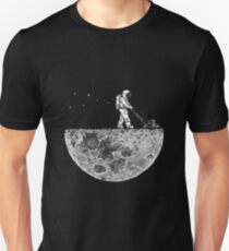 Astronaut mowing the moon Unisex T-Shirt