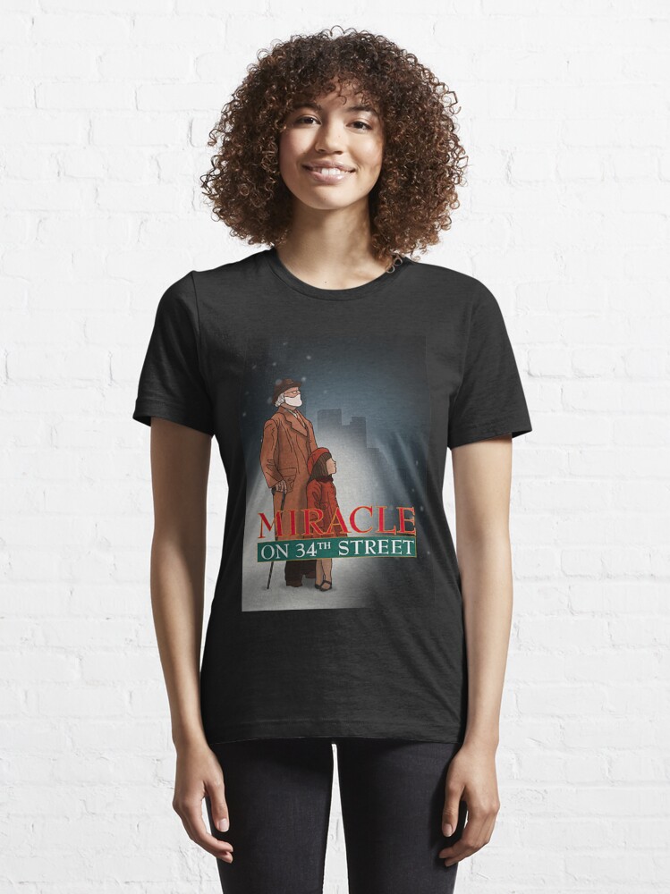 Disover Miracle on 34th Street Christmas Movie Essential T-Shirt