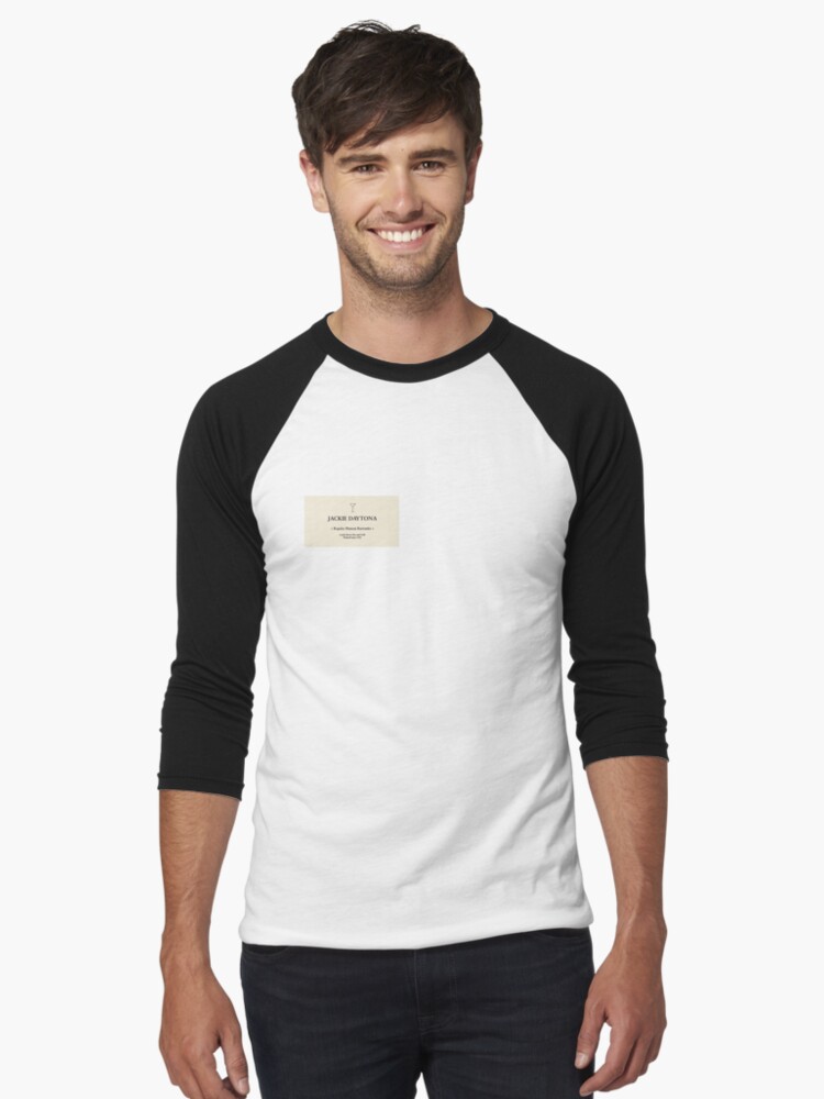 Aperçu 1 sur 3. T-shirt baseball manches ¾ avec l'œuvre Jackie Daytona : barman ordinaire créée et vendue par katewins.