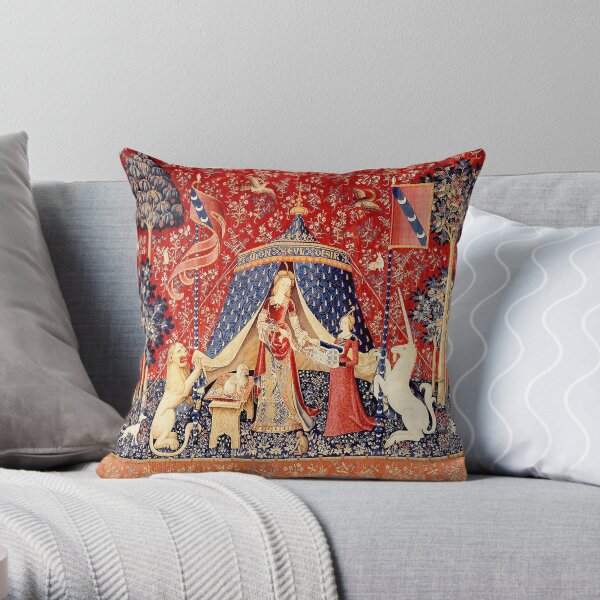 The Lady and the Unicorn: La Dame à la licorne - Medieval Unicorn Tapestry Throw Pillow