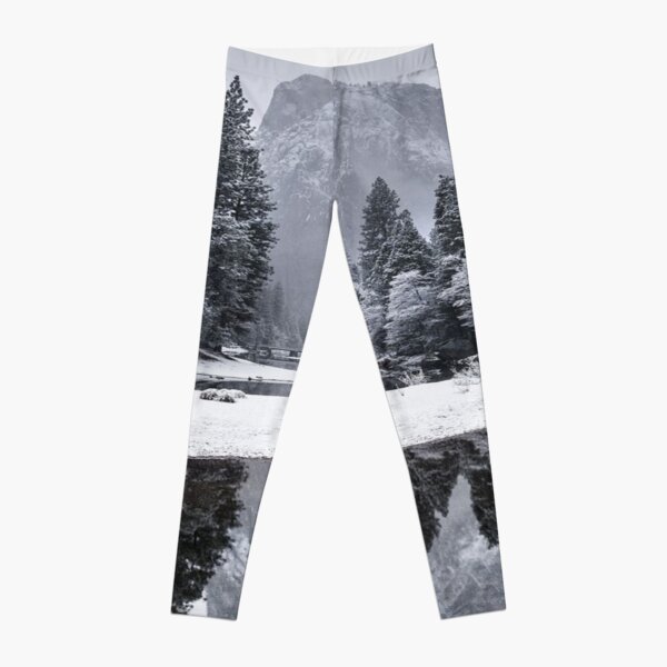 snowy mountain Leggings