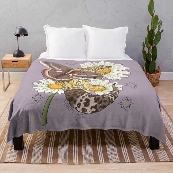 Item preview, Fairy Leopard Gecko con alas de polilla Cecropia y margaritas designed and sold by Paige Penrose.