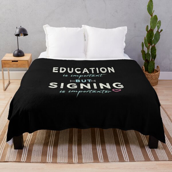 EDUCATION IS IMPORTANT BUT Drawing  is IMPORTANTER : Cute Family Gift idea For Mom, Dad and Siblings Throw Blanket