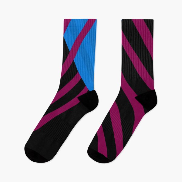 Item preview, 80s synthwave triangle designed and sold by VilaPropuh.