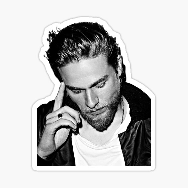 Póster guapo Charlie Hunnam en blanco y negro Pegatina