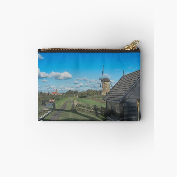 Artikelvorschau, Niederländische Wolken bei Kinderdijk Nederlands (UNESCO Site) entworfen und verkauft von Imagery.