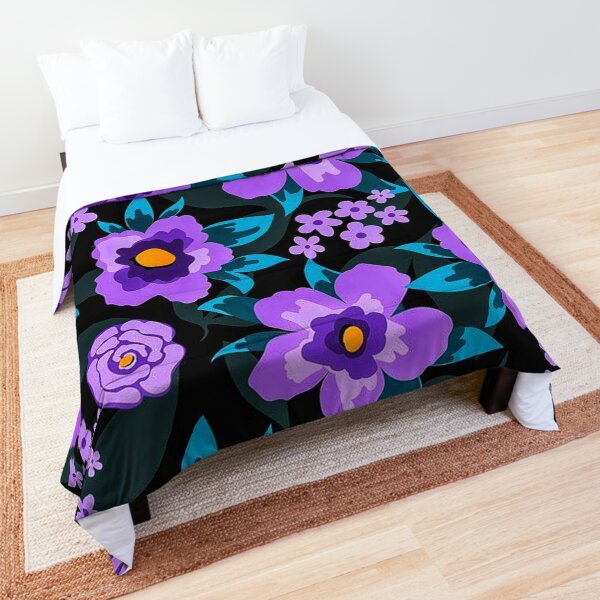 Floral Pattern with Flat Purple Flowers and Leaves Comforter