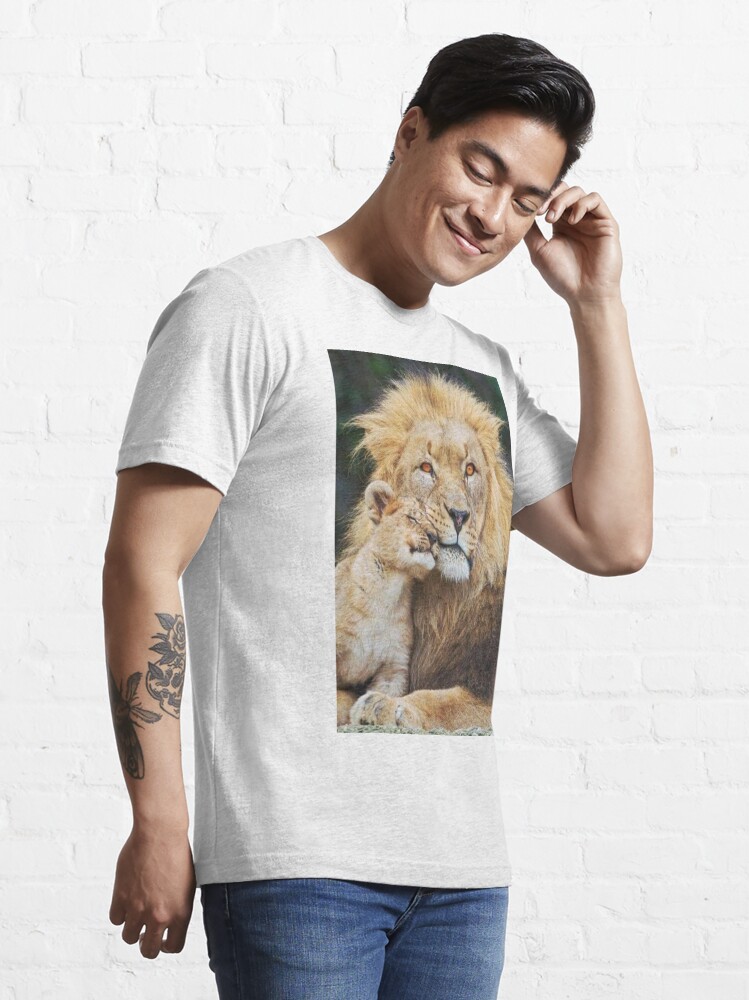 Proud Dad Lion with Cubs Lion Papa for Father's Day T-Shirt