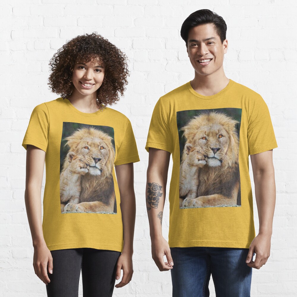 Proud Dad Lion with Cubs Lion Papa for Father's Day T-Shirt