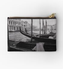Amore Studio Pouch