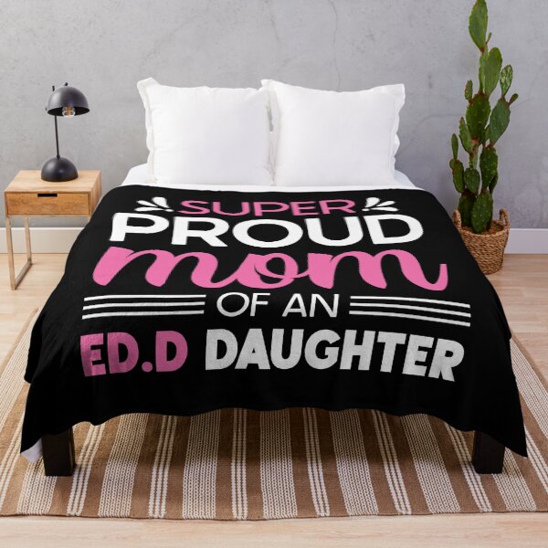 Artikelvorschau, Super Mama T-Shirt, Doktor der Erziehung Mama Abschluss-T-Shirt, EdD Mom Shirt, Super stolze Mutter eines Ed.D Tochter Shirt entworfen und verkauft von aymob.