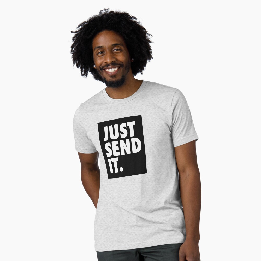 Aperçu de l'œuvre T-shirt chiné créée et vendue par SolitaryDaze.