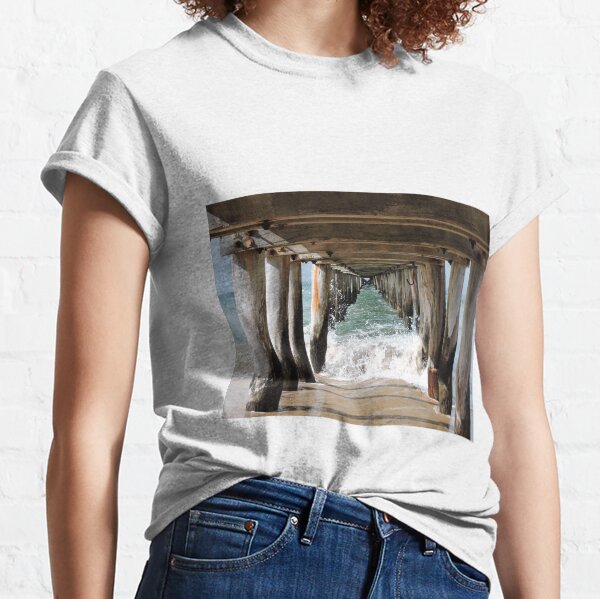Narrowing Views Point Lonsdale Pier Classic T-Shirt