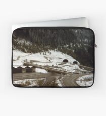 Austrian intersection in tangles Laptop Sleeve