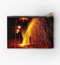 Lluvia de Fuego Studio Pouch