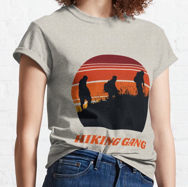 Vista previa del artículo con la obra «Senderismo Gang - Camisa de mochilero», diseñado y vendido por Backpacking.