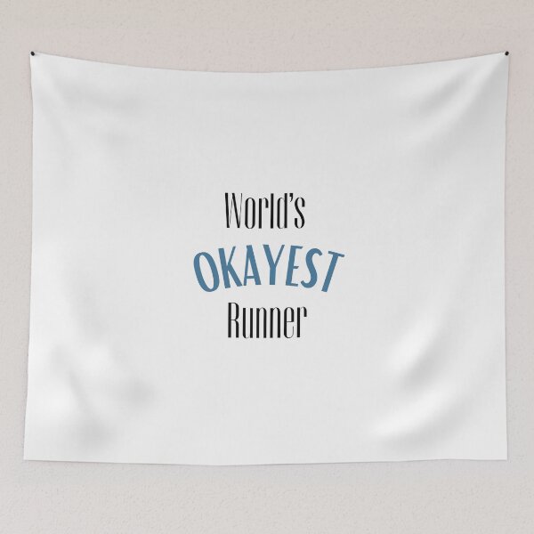 Aperçu de l'œuvre "World's okayest runner" Citation drôle course à pied créée et vendue par PrintsEntmt.