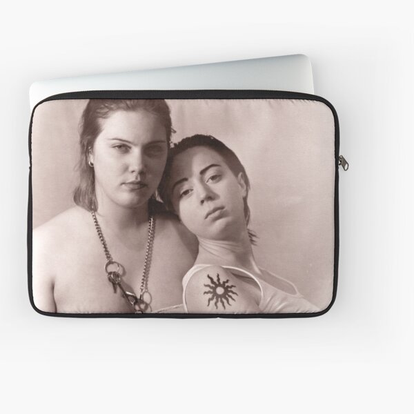 Vida and Nadja Laptop Sleeve