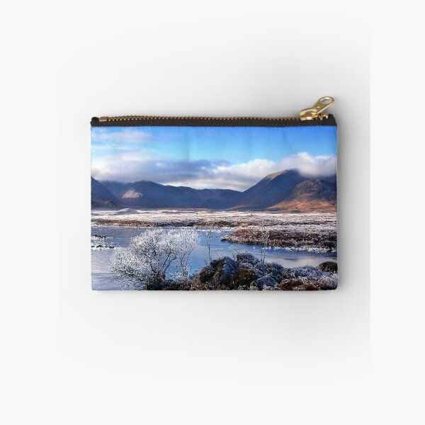 Aperçu de l'œuvre Lochan na h-Achlaise - Black Mount 3b créée et vendue par David Hutcheson.