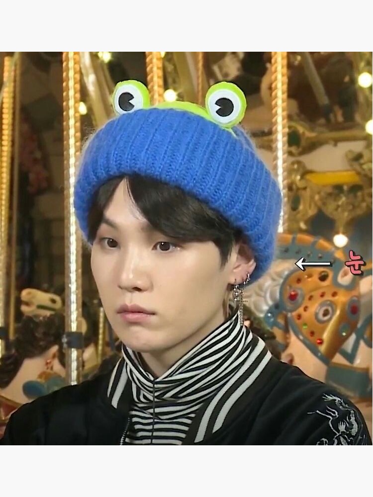 yoongi in a frog hat