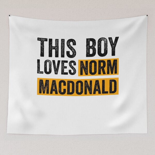 Artikelvorschau, Norm Macdonald Lustige Komiker Komödie Dieser Junge liebt Norm Macdonald Shirt entworfen und verkauft von NewDayDesigns.