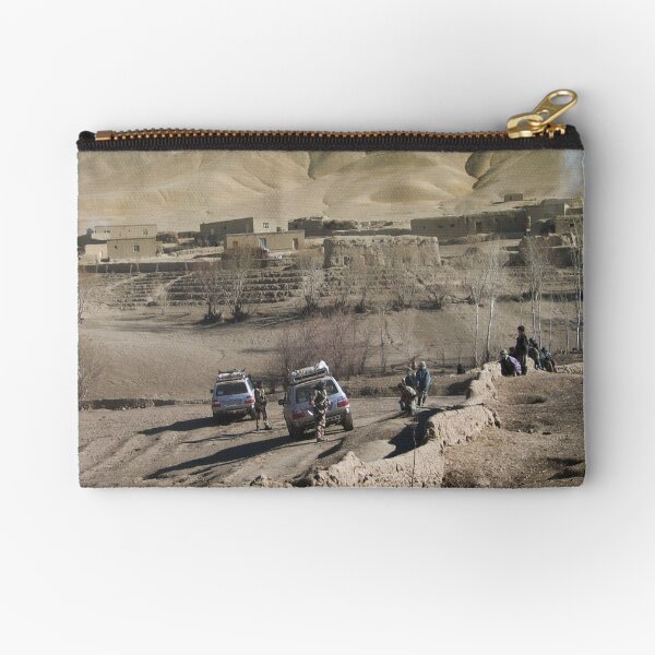 child and soldiers Zipper Pouch
