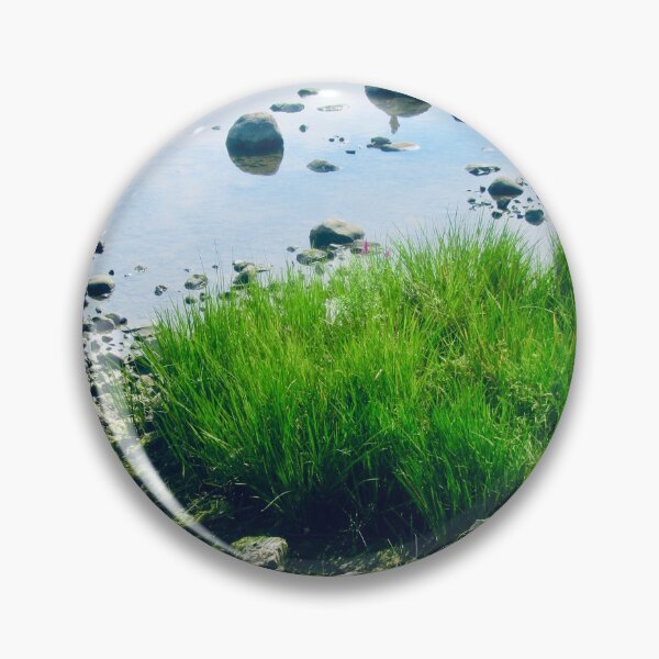 Artikelvorschau, Gras wächst auf dem Schlamm entworfen und verkauft von Shulie1.