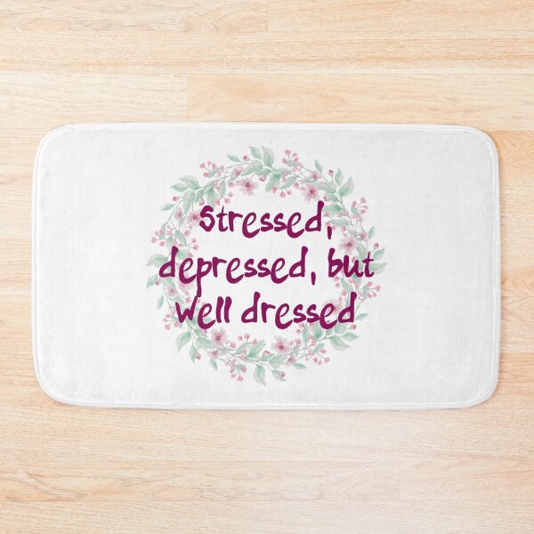 Artikelvorschau, Mama T-Shirt - rosa Kranz und Slogan entworfen und verkauft von Lolly's Lane Shoppe.