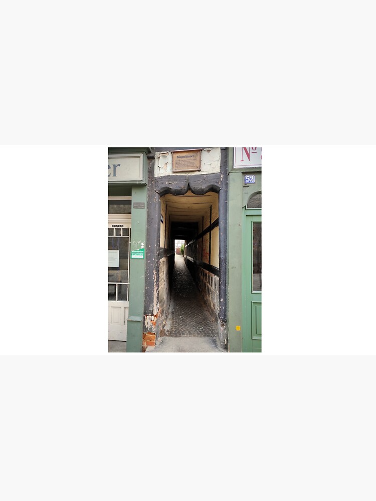 Gasse durch Fachwerkhaus von Gourmetkater