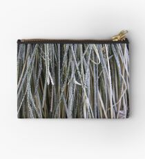 Frozen grass Studio Pouch