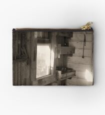 Shed Light Subject Studio Pouch