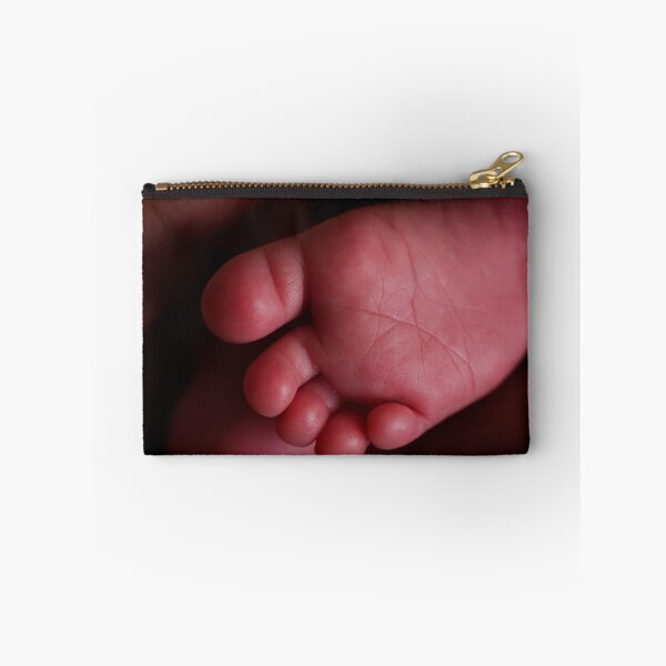 Artikelvorschau, Little Foot entworfen und verkauft von Norman Repacholi | Keystone Photography.