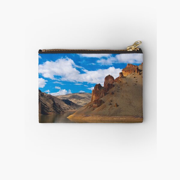 Aperçu de l'œuvre Lake Owyhee Near Leslie Gulch créée et vendue par Albert Dickson.