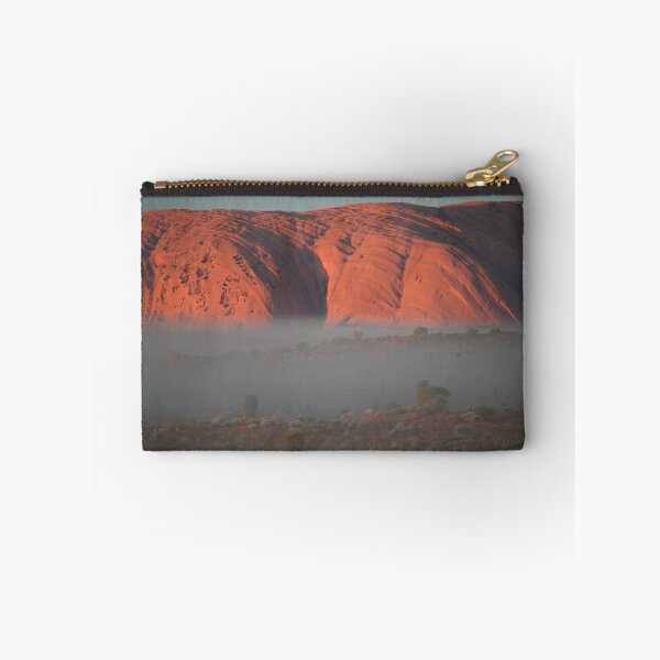 Aperçu de l'œuvre Uluru dans la brume créée et vendue par Jocelyn Pride.