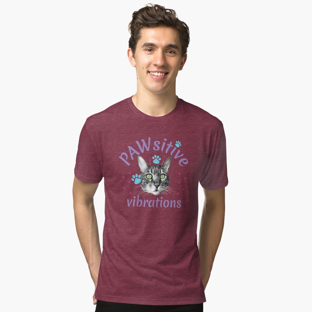 Aperçu de l'œuvre T-shirt chiné créée et vendue par courbebleue.