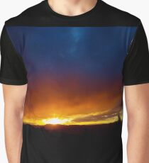 Sunray Sunday Sunset. Graphic T-Shirt