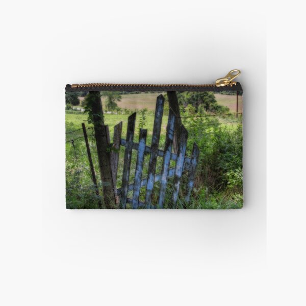 Aperçu de l'œuvre Blue Gate créée et vendue par Delany Dean.
