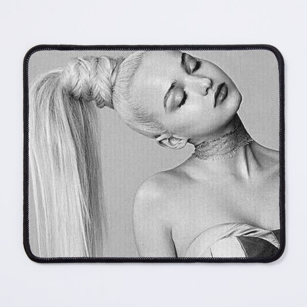 Dove Cameron Mouse Pad