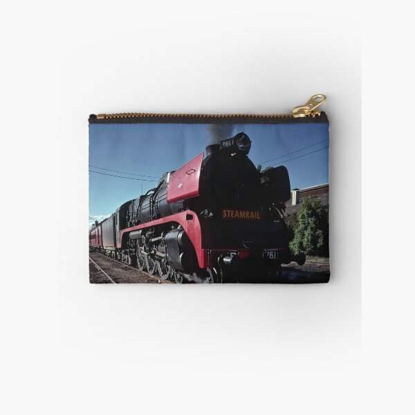 Artikelvorschau, R type steam Locomotive Echuca station 19880424 0011 entworfen und verkauft von Fred Mitchell.